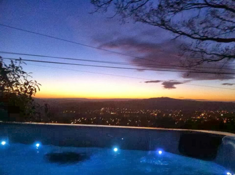 https://www.theforestspa.co.uk/images/hot_tub_at_dusk.jpg